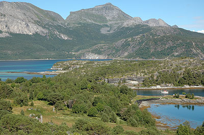 Navarsvgen, Tannya: Innerste del av vgen, med gammelgrden i lysningen nrmest. Foto: Bent Svinnung